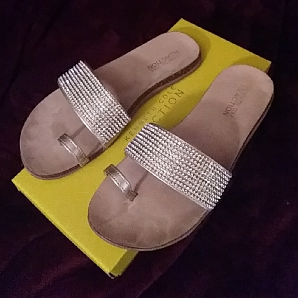 Kenerh Cole Reaction cute gold sandals